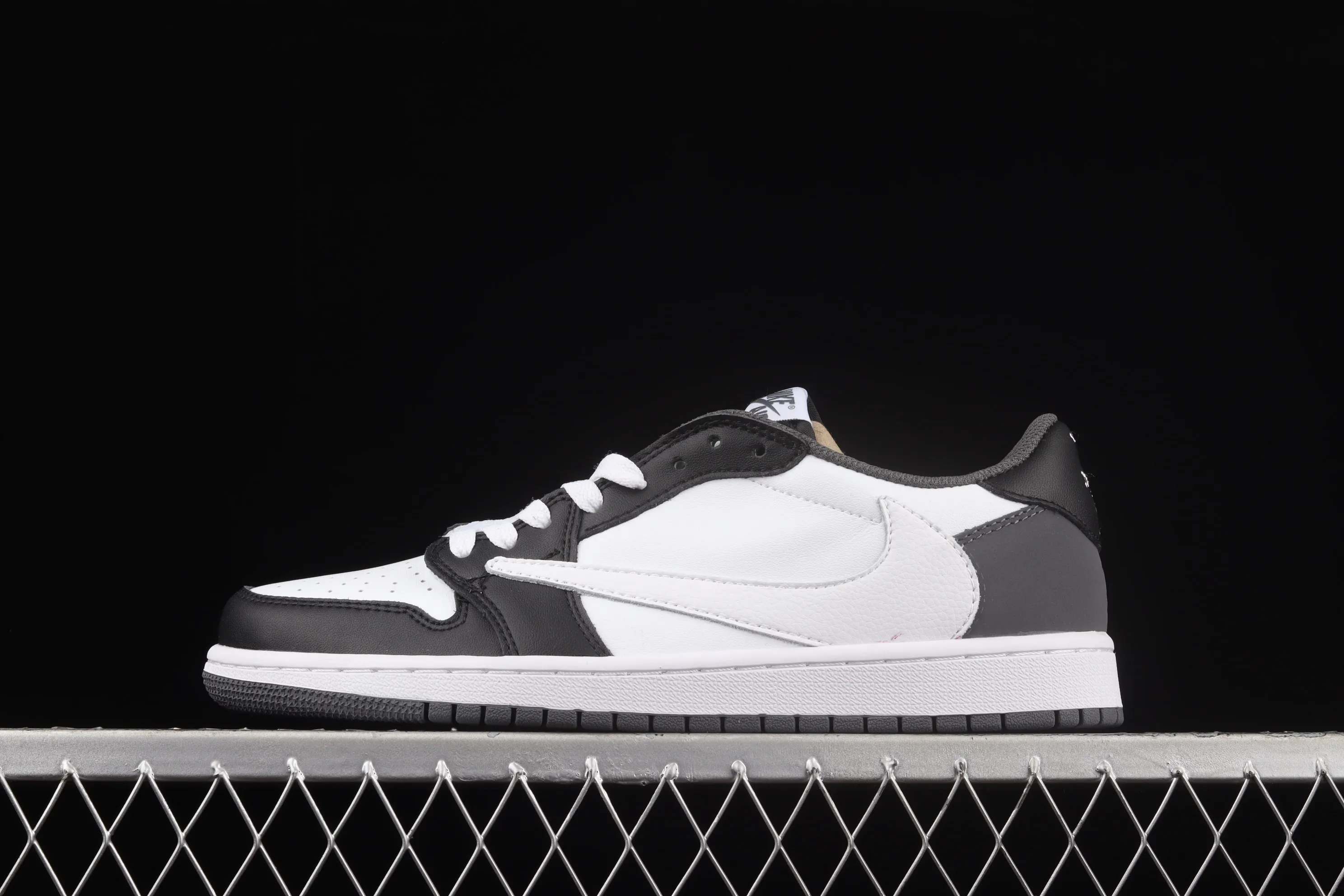 All Categories Air Jordan Jordan series basketball shoes Air Jordan 1 Low Cost-effective version Travis Scott x Fragment x Air Jordan 1 Low "Military Blue" AJ1 Joe 1 Lightning Undercut Low CQ4277-008